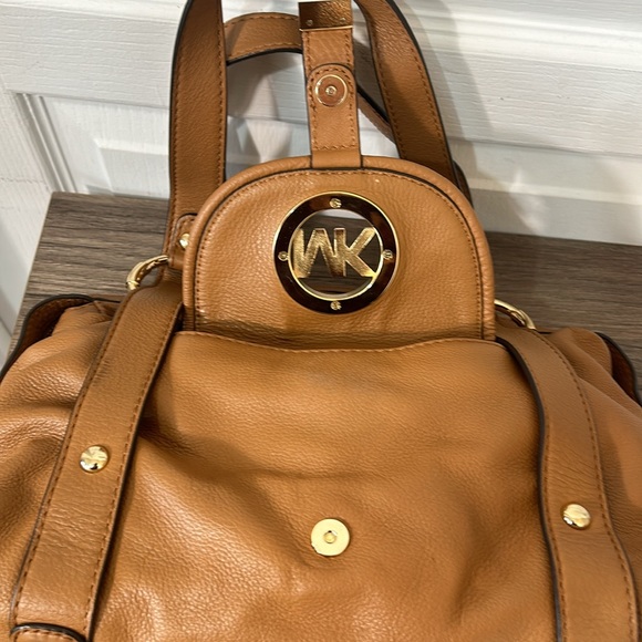 MICHAEL KORS FULTON BROWN PEBBLED LEATHER SHOULDER BAG - Picture 11 of 16